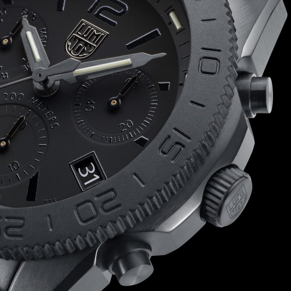 LUMINOX PACIFIC DIVER BLACKOUT CHRONOGRAPH WATCH 3141.BO - SIDE VIEW