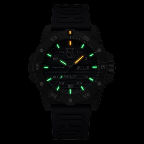 LUMINOX MASTER CARBON SEAL AUTOMATIC MILITARY DIVE WATCH 3863 - NGIHT VIEW