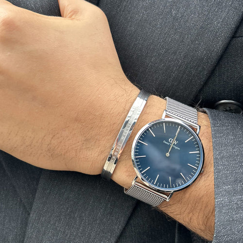 DANIEL WELLINGTON ELAN SILVER CUFF BRACELET - WRIST VIEW