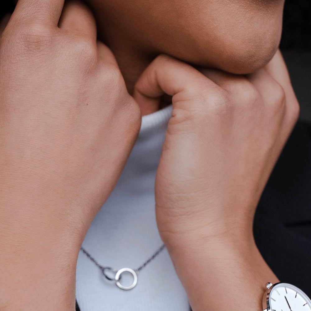 Woman Wearing Daniel Wellington Elan Unity Silver Necklace