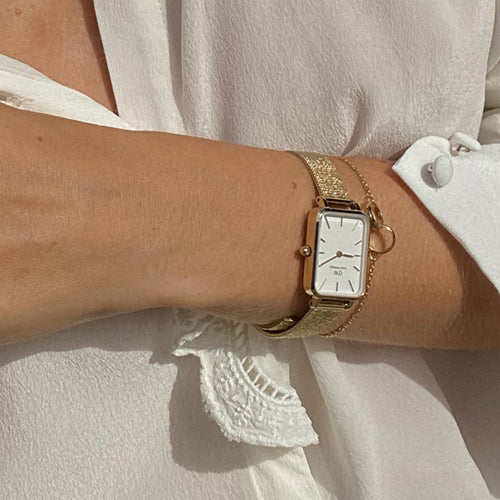 DANIEL WELLINGTON ELAN UNITY GOLD BRACELET - MODEL VIEW