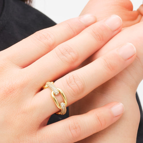 Woman Wearing Daniel Wellington Crystal Link Gold Ring