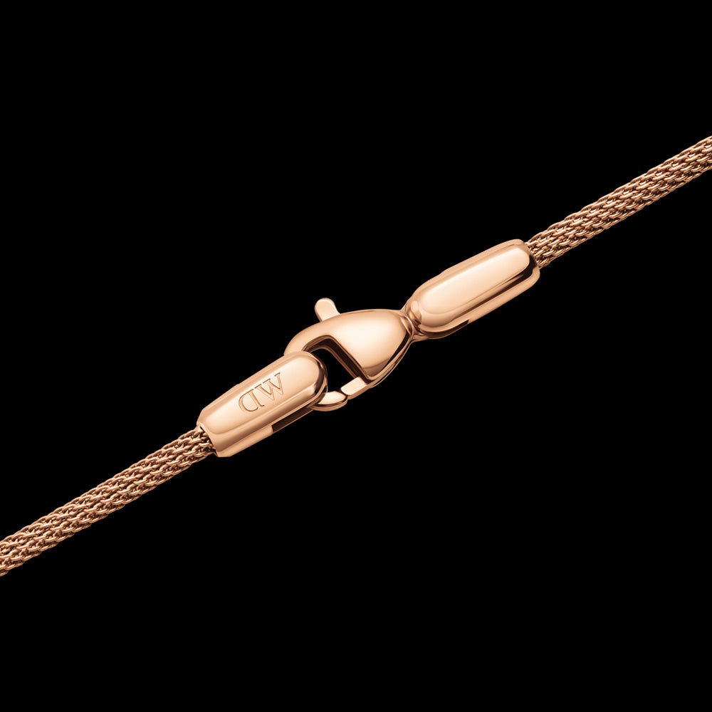 DANIEL WELLINGTON MESH 1.8MM ROSE GOLD BRACELET - CLASP CLOSE-UP