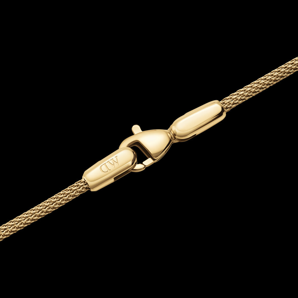 DANIEL WELLINGTON MESH 1.8MM GOLD BRACELET - CLASP CLOSE-UP