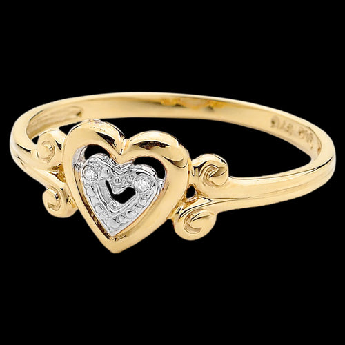 9 KARAT GOLD DIAMOND SET LOVE HEART RING