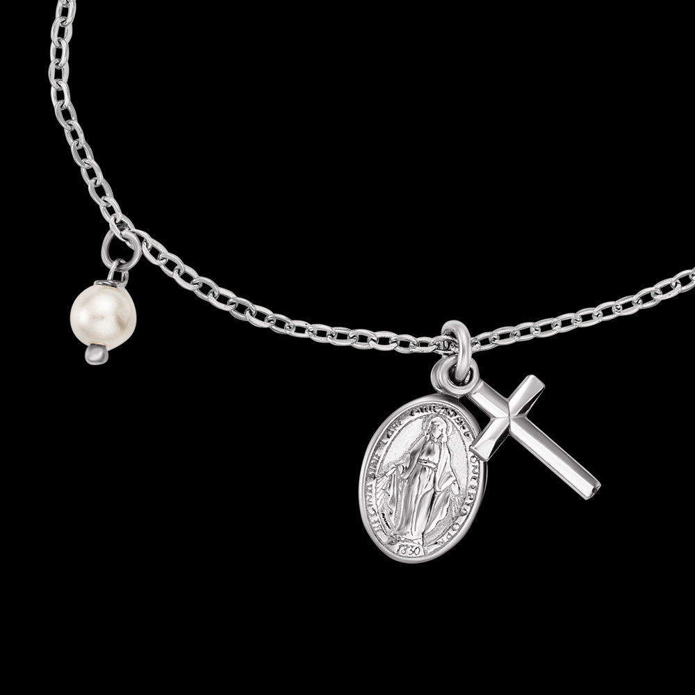 ENGELSRUFER SILVER VIRGIN MARY MARIA CROSS PEARL BRACELET - CLOSE-UP 2
