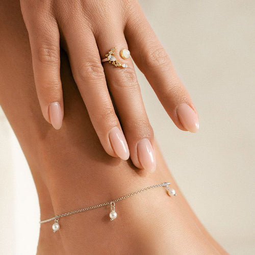 ENGELSRUFER FRESHWATER PEARL SILVER ANKLET - MODEL VIEW