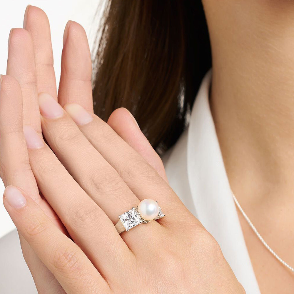 THOMAS SABO PEARL SOLITAIRE COCKTAIL RING - MODEL VIEW