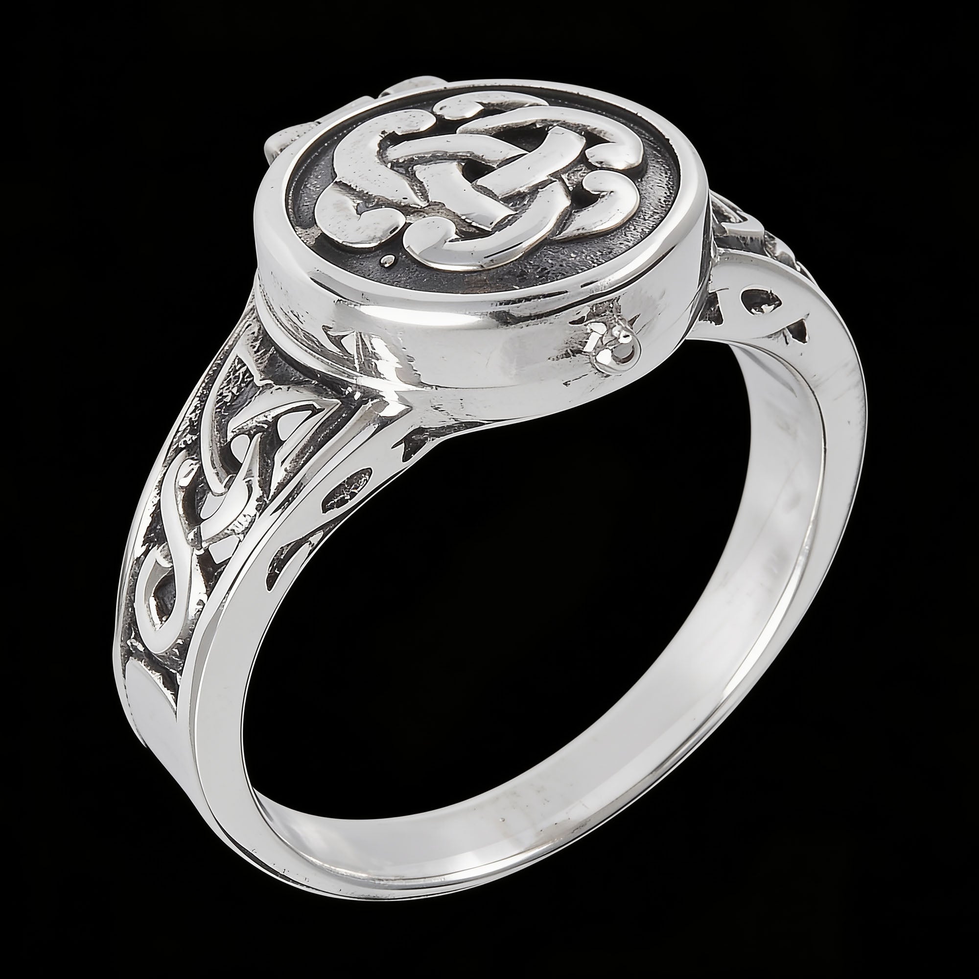 Side view of Celtic sterling silver poison ring.