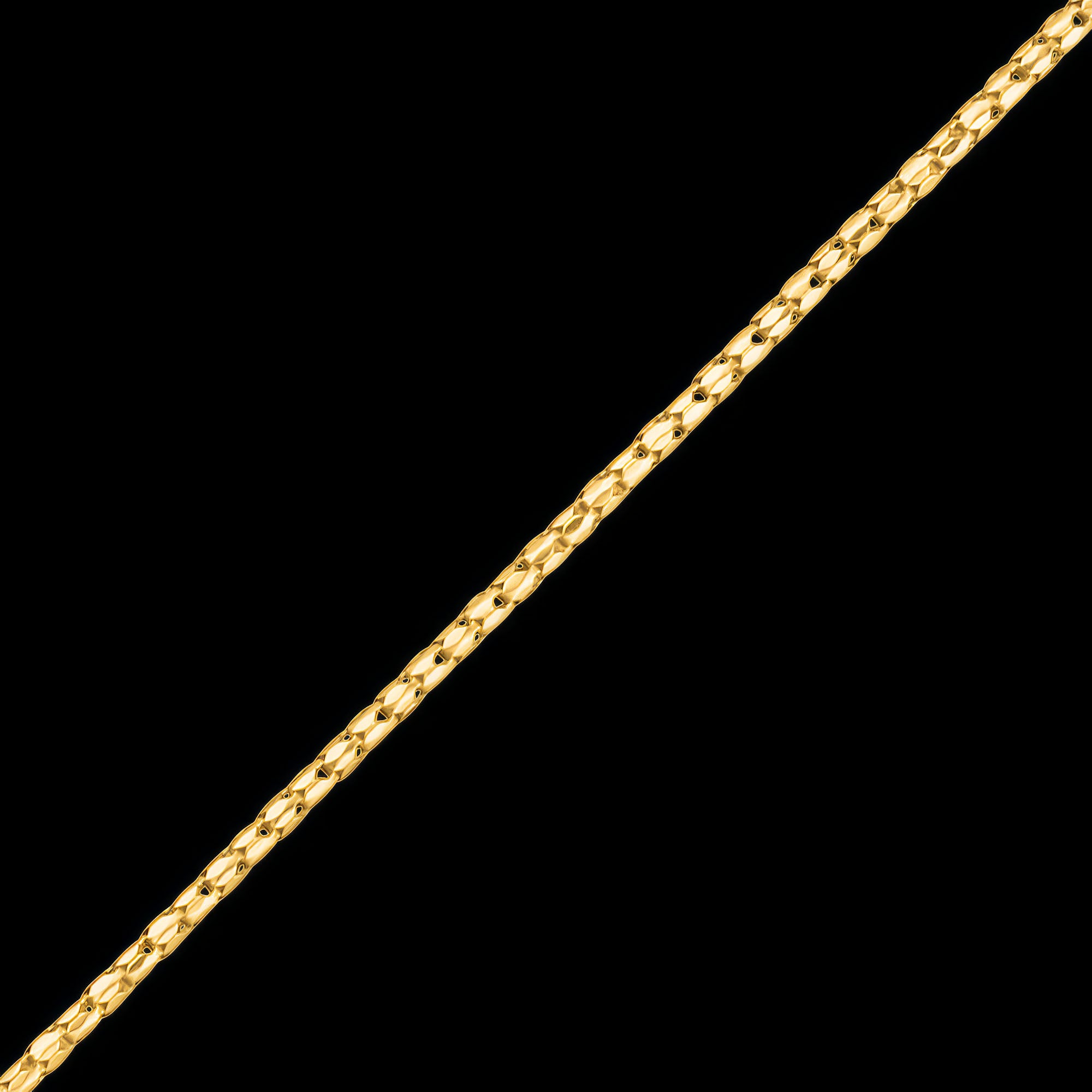 Close-up of Engelsrufer gold 1.5mm Korean chain necklace.