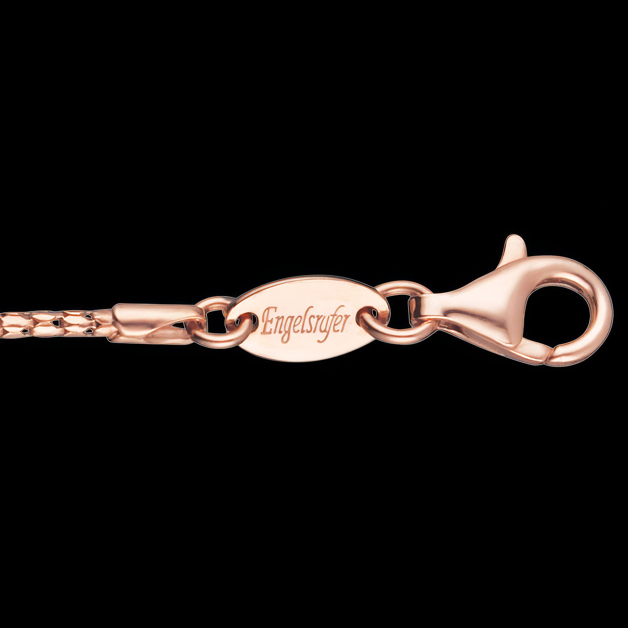 Clasp close-up of Engelsrufer rose gold 1.5mm Korean chain necklace.