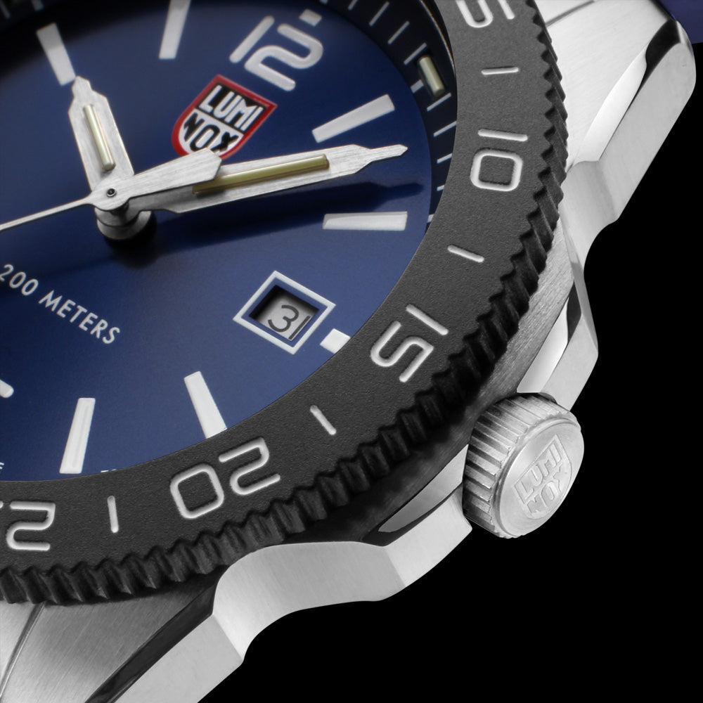LUMINOX PACIFIC DIVER WATCH 3123.DF - CLOSE-UP