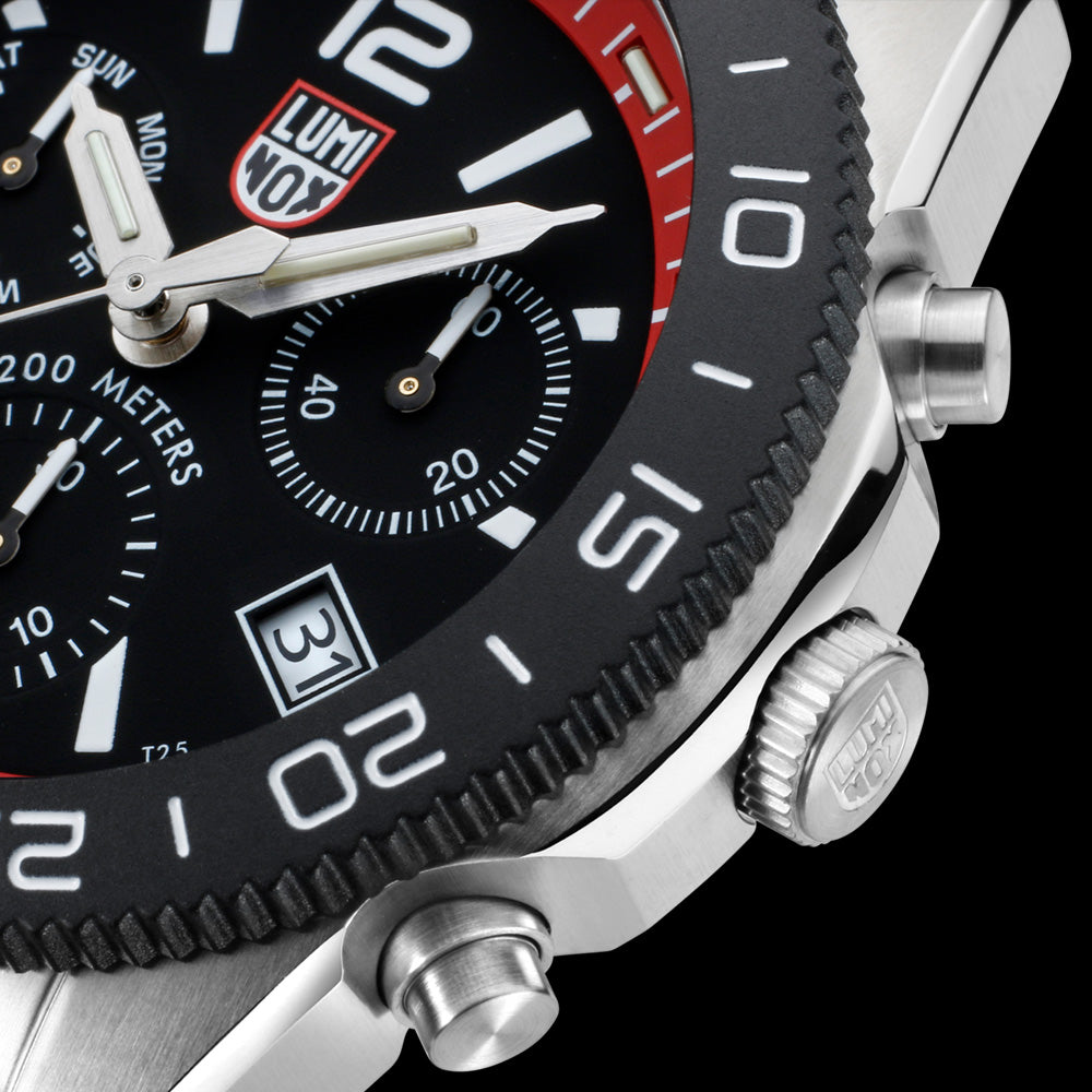 LUMINOX PACIFIC DIVER RED CHRONOGRAPH WATCH 3155 - SIDE VIEW