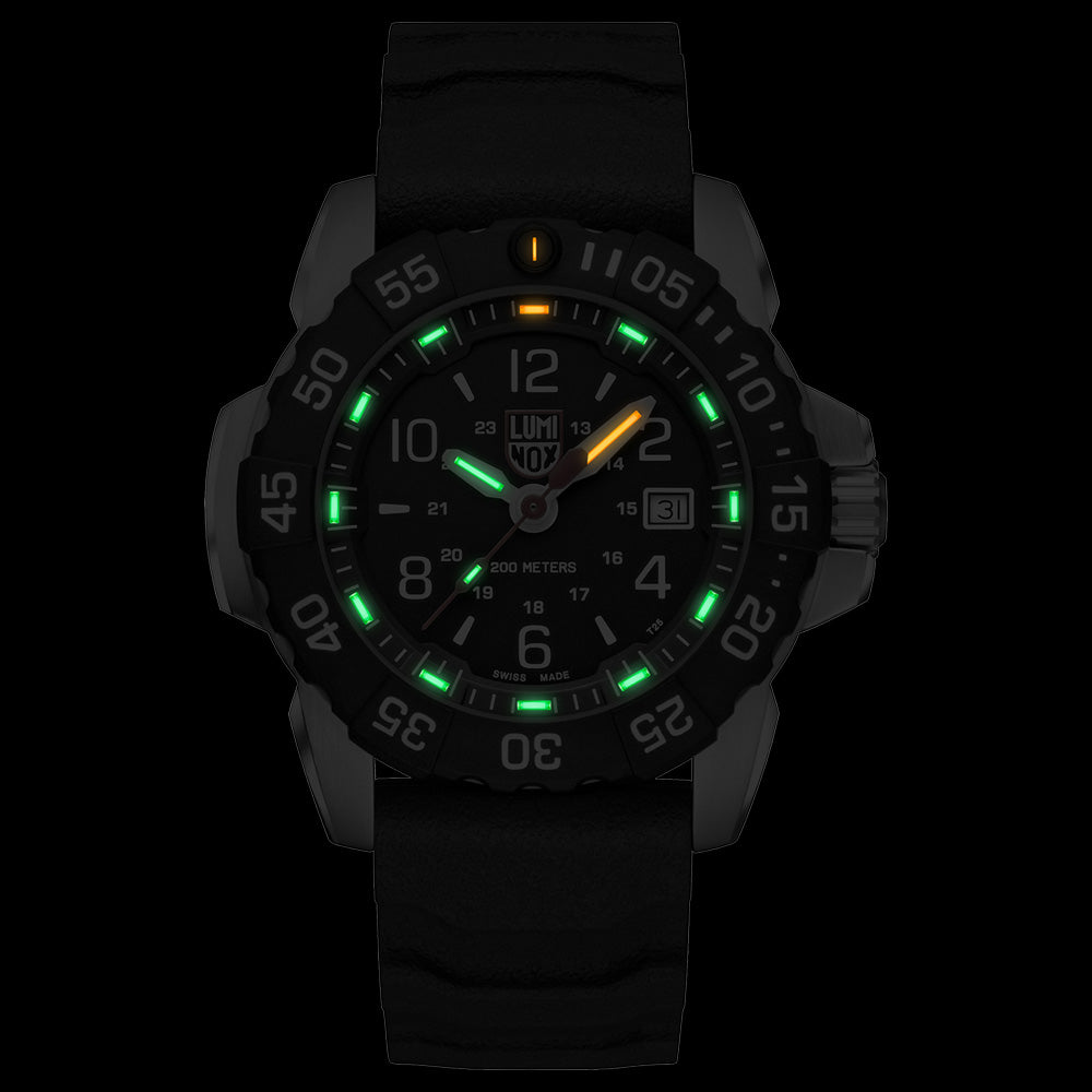 LUMINOX NAVY SEAL BLACK WATCH 3251.CB - NIGHT VIEW