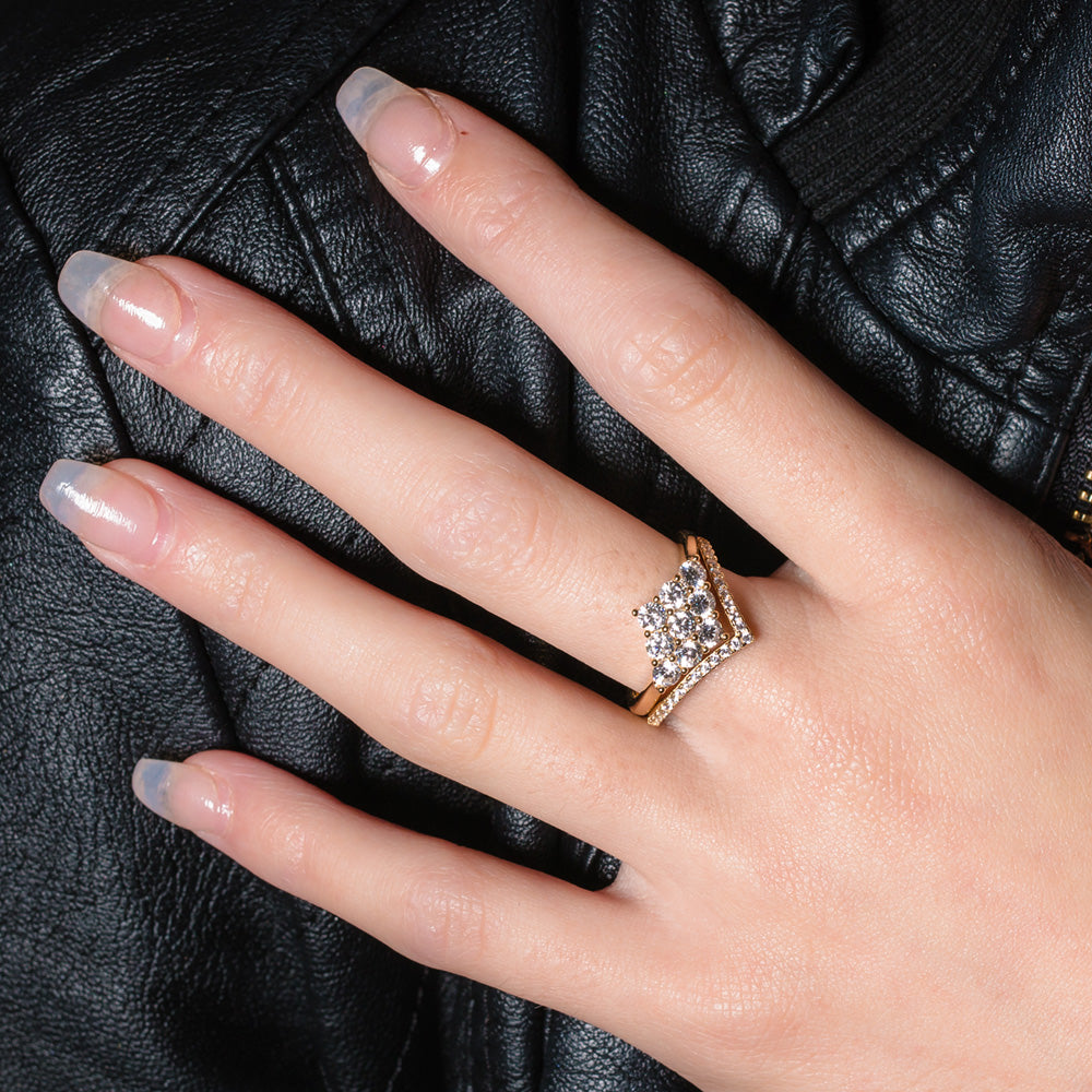 GEORGINI GLAM GOLD RING - HAND MODEL