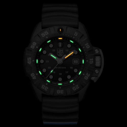 LUMINOX SCOTT CASSELL DEEP DIVE WATCH 1553 - NIGHT VIEW