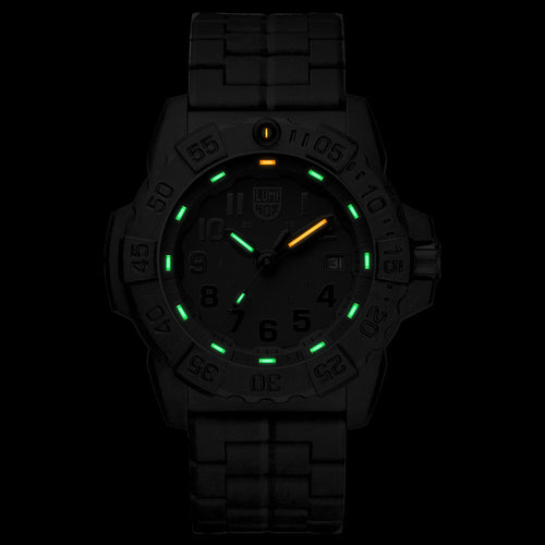 LUMINOX NAVY SEAL DIVE WATCH 3502.BO - ILLUMINATION VIEW