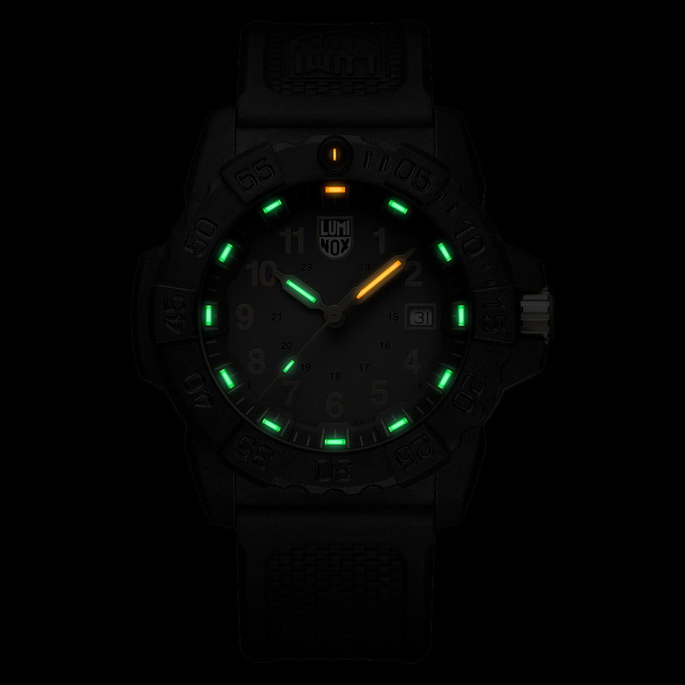 LUMINOX NAVY SEAL 45MM MILITARY DIVE WATCH 3508 - ILLUMINATION VIEW