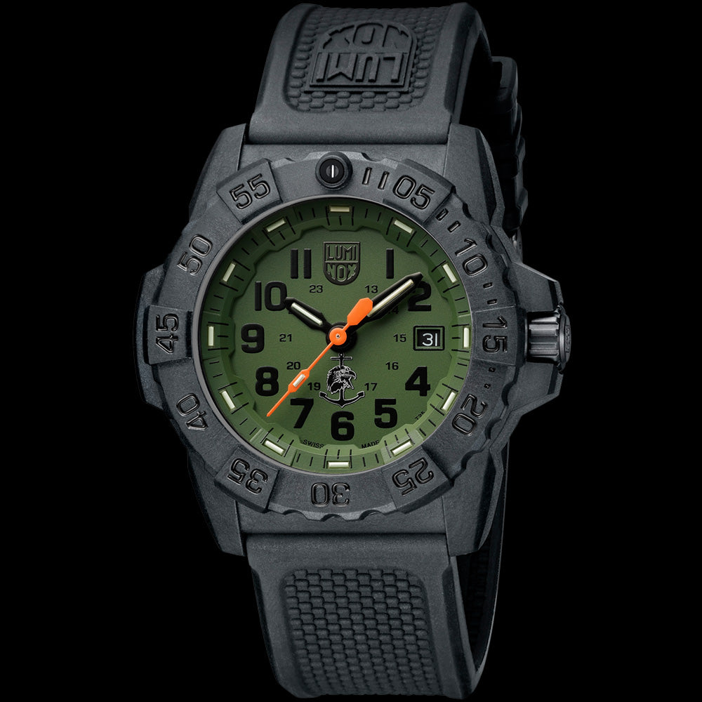 LUMINOX NAVY SEAL DIVE WATCH 3517.NQ.SET - TILT VIEW
