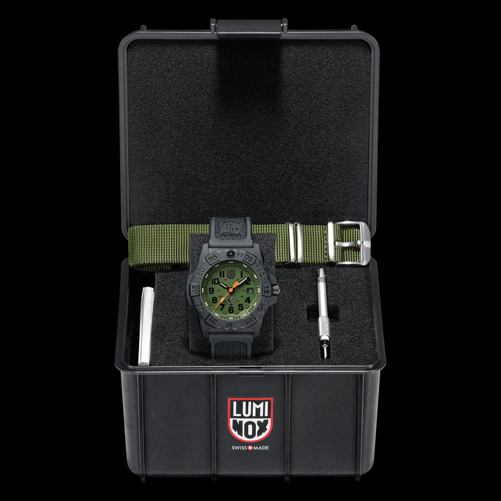 LUMINOX NAVY SEAL DIVE WATCH 3517.NQ.SET - WATCH PACKAGING