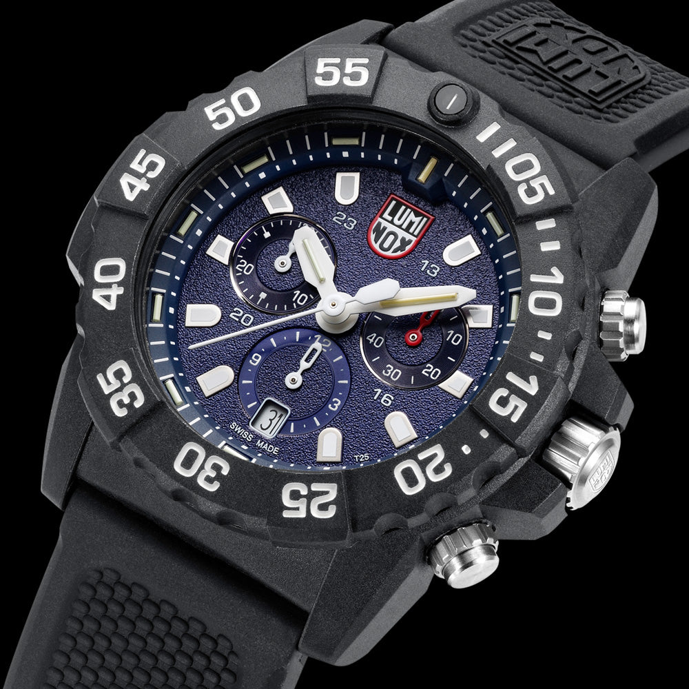LUMINOX NAVY SEAL CHRONOGRAPH MILITARY DIVE WATCH 3583 - SIDE VIEW