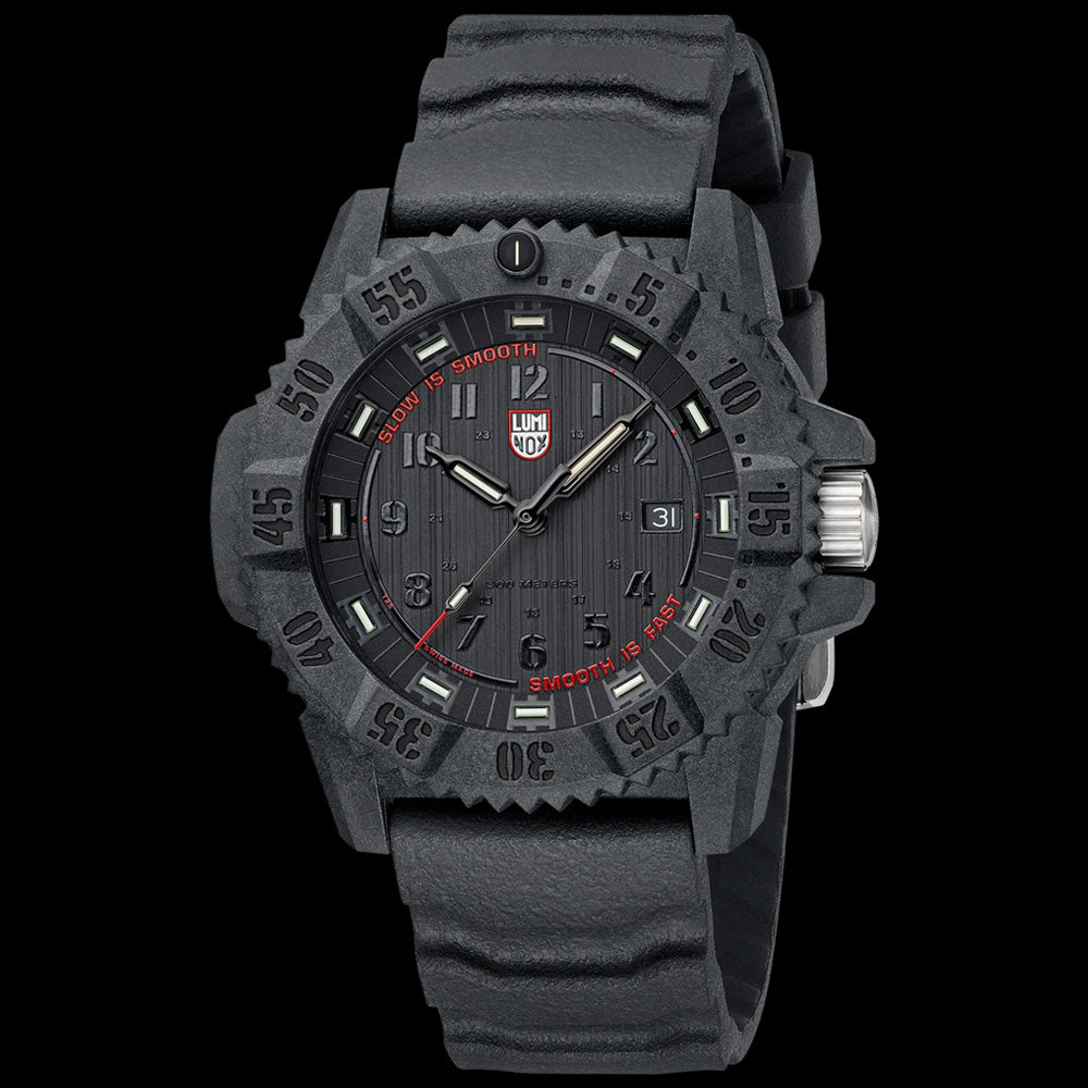 LUMINOX MASTER CARBON SEAL LIMITED EDITION MILITARY DIVE WATCH 3801.SIS.SET - SIDE VIEW