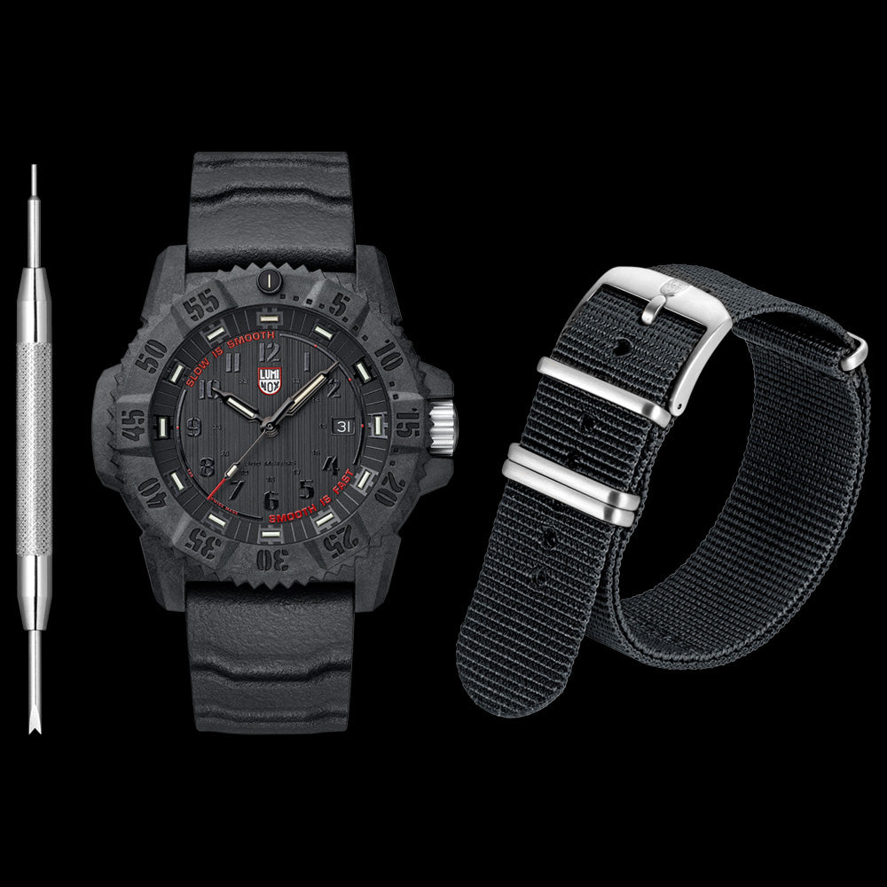 LUMINOX MASTER CARBON SEAL LIMITED EDITION MILITARY DIVE WATCH 3801.SIS.SET - SPARE BAND & TOOL KIT