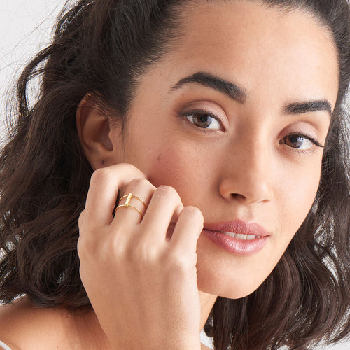 ANIA HAIE MINIMALISM GOLD MODERN DOUBLE RING - MODEL VIEW