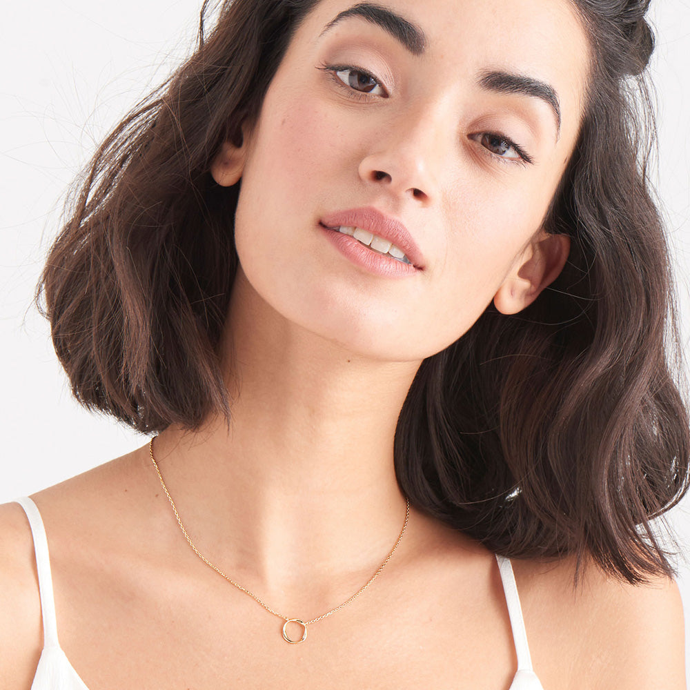 ANIA HAIE TWISTER GOLD SWIRL 39-44CM NECKLACE - MODEL VIEW