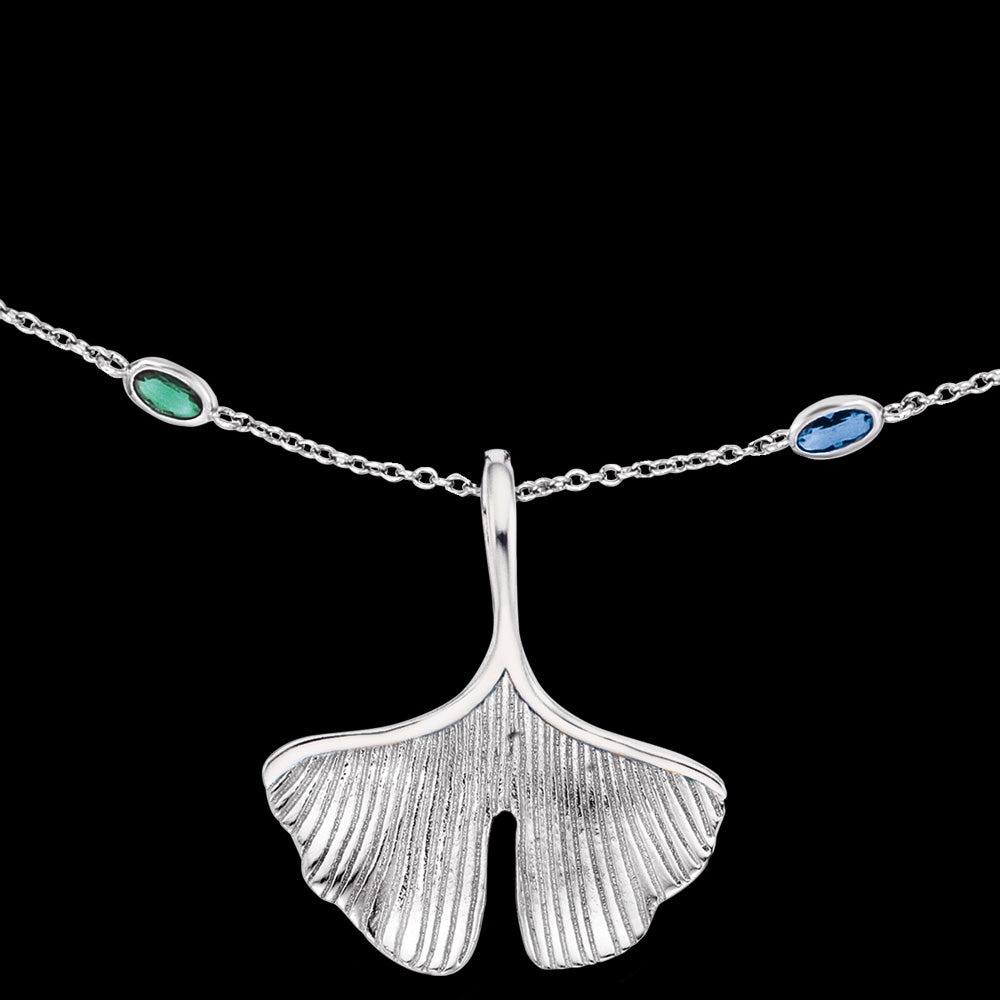 ENGELSRUFER SILVER JOYNATURE 80CM GINKGO DRAGONFLY NECKLACE - GINKGO LEAF CLOSE-UP