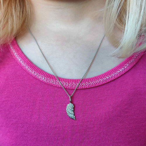 HERZENGEL ANGEL WING CHILDREN'S NECKLACE - MODEL VIEW