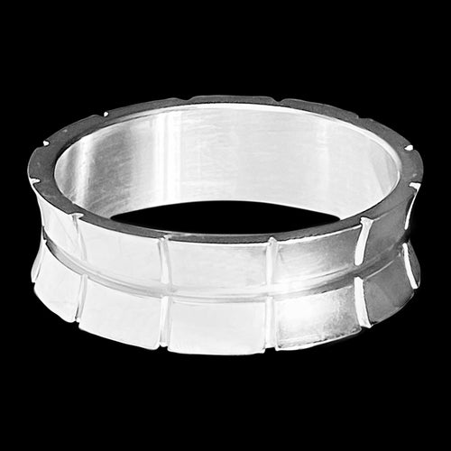 STAINLESS STEEL MEN’S CONCAVE GRID RING - FRONT VIEW