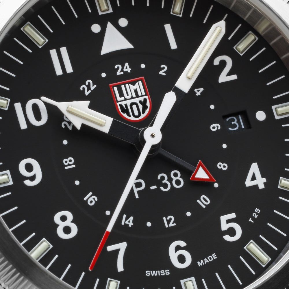 LUMINOX P-38 LIGHTNING AIR PILOT WATCH XA.9522 - DIAL CLOSE-UP