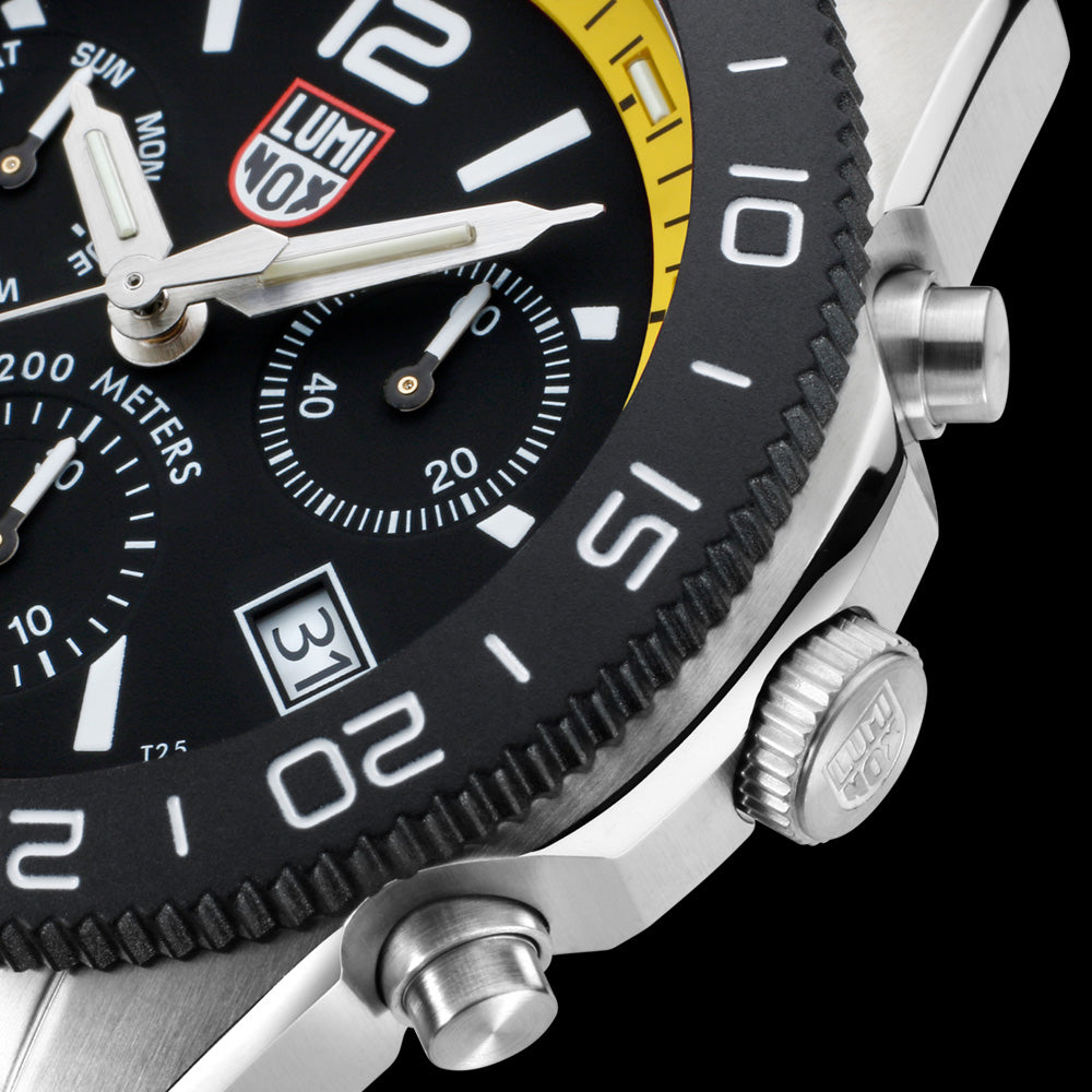 LUMINOX PACIFIC DIVER YELLOW CHRONOGRAPH WATCH 3145 - SIDE VIEW 2